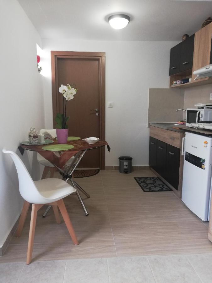 Small Studio With Yard Hriszí Aktí Haniá Kültér fotó